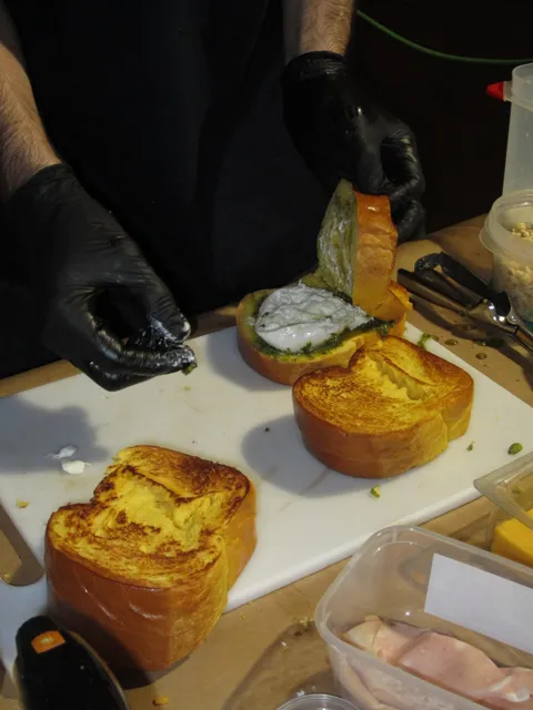 Preparación y presentación de un bocadillo
