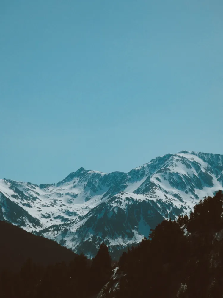 Paisaje de montaña y naturaleza