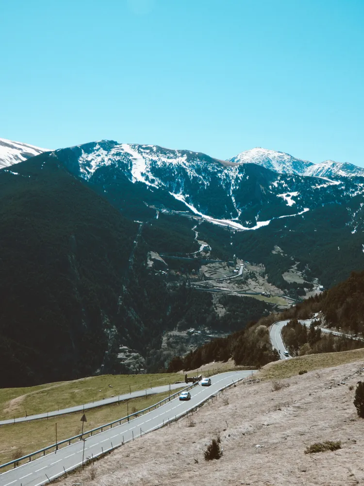 Paisaje de montaña y naturaleza