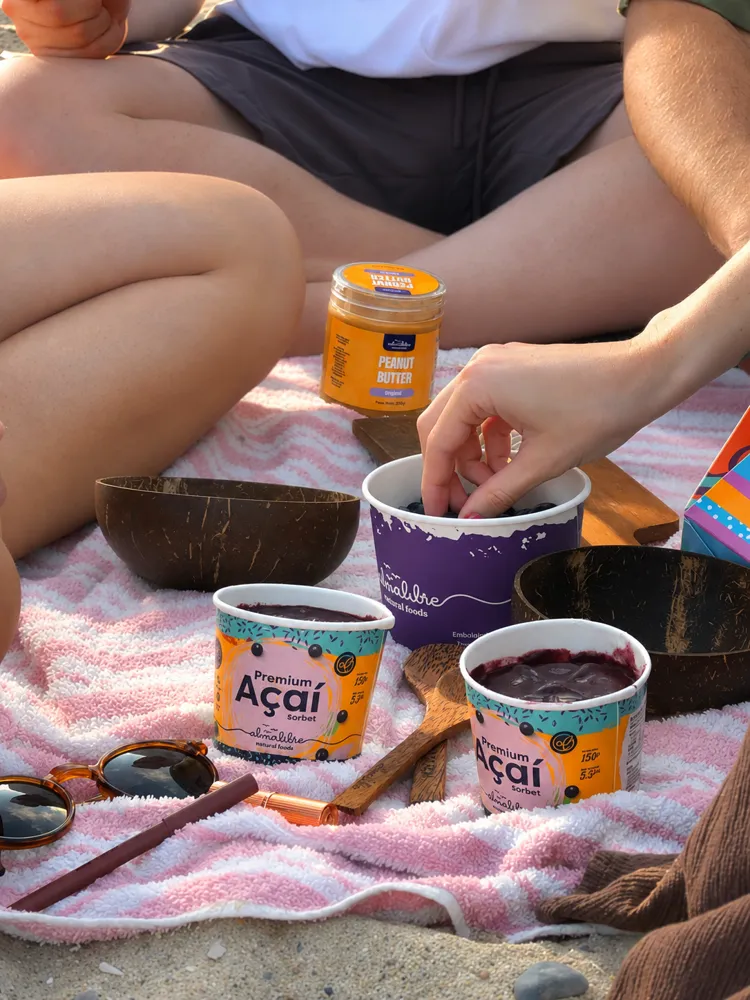Fotografía de producto de açaí en contexto