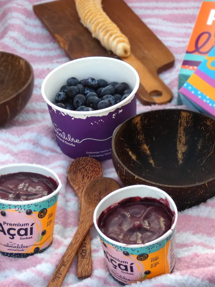 Fotografía de producto de açaí en contexto