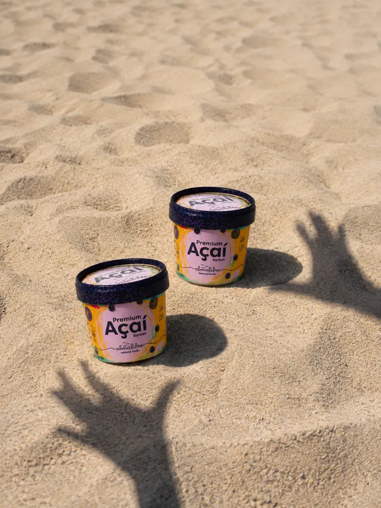 Fotografía de producto de açaí en contexto